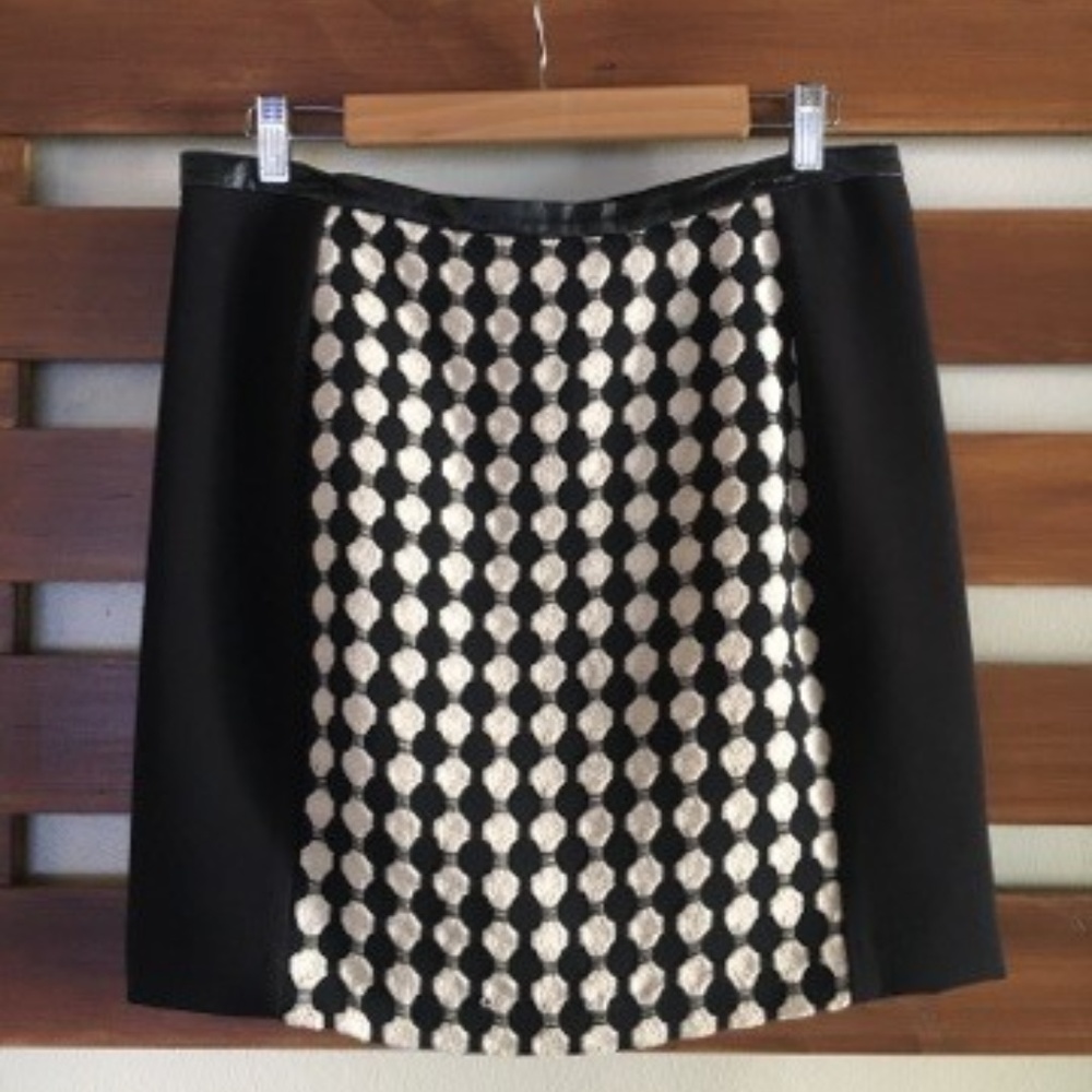 H & M Black/Cream Pattern Faux Leather Trim skirt